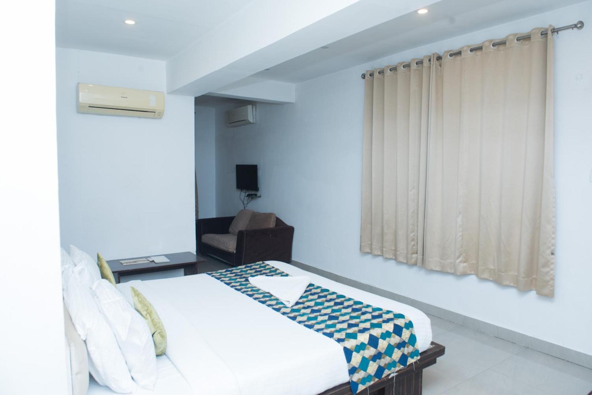 Hotel Balaji Central Ratlām Eksteriør billede