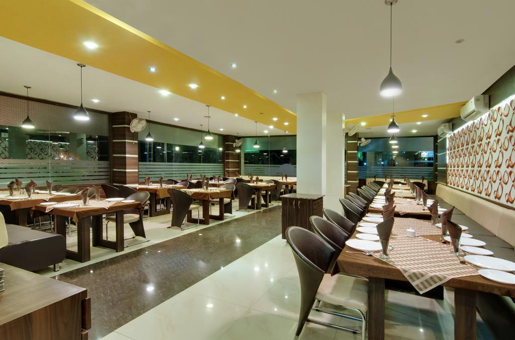 Hotel Balaji Central Ratlām Eksteriør billede